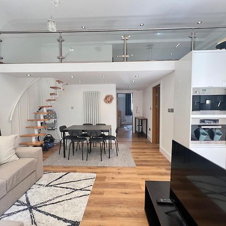 3.5 High Ceilings - Centrally Located London Exterior photo