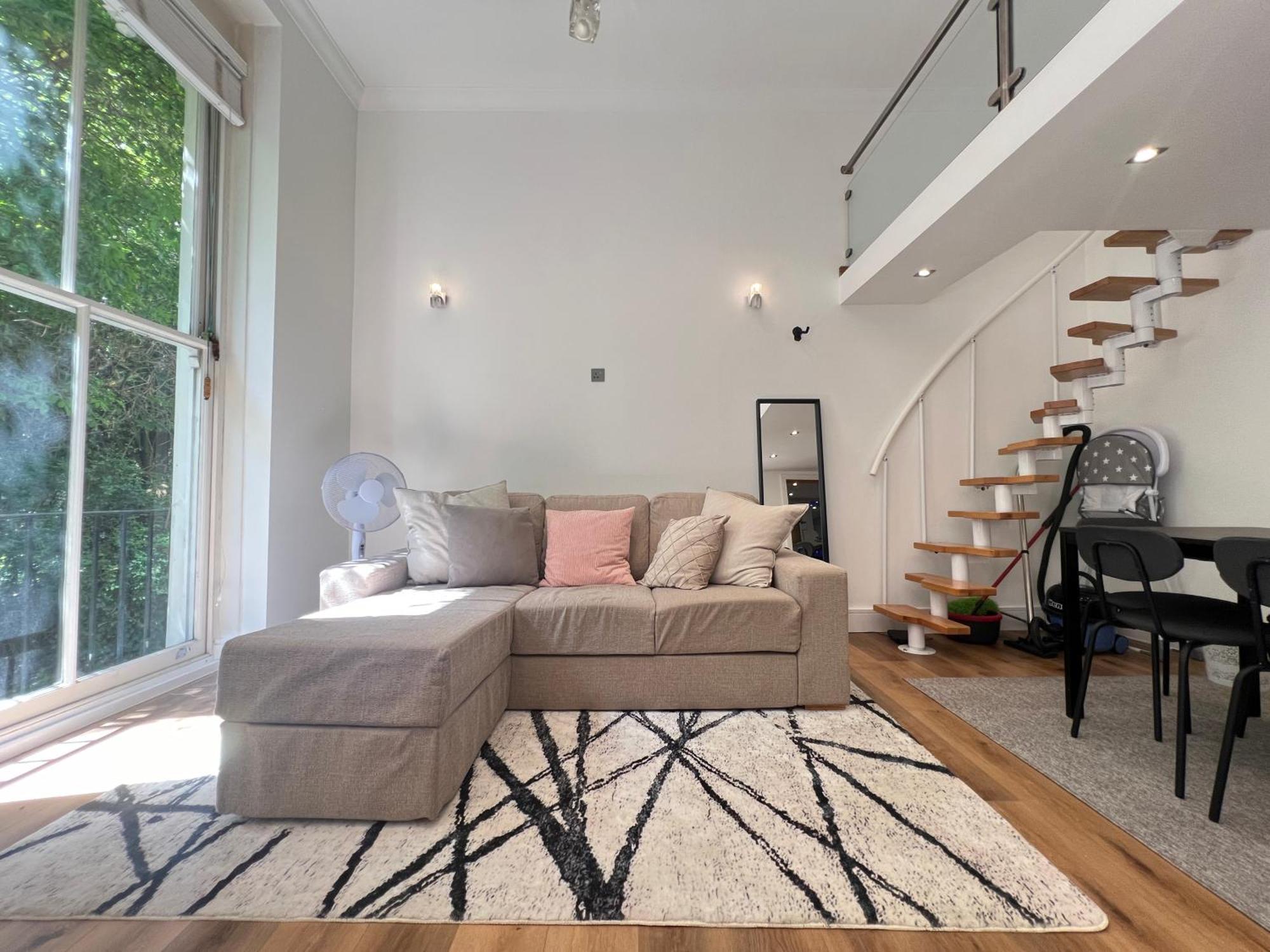 3.5 High Ceilings - Centrally Located London Exterior photo