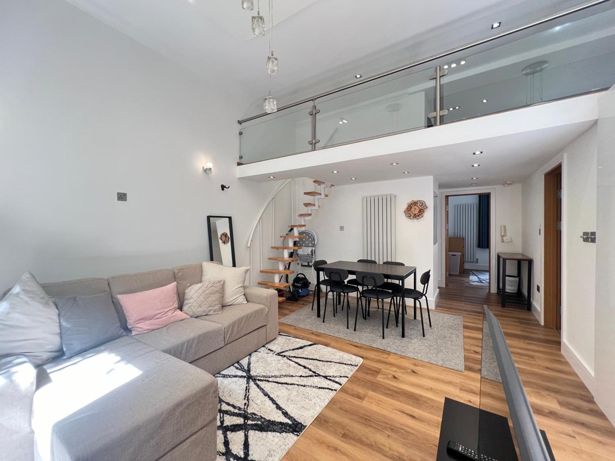 3.5 High Ceilings - Centrally Located London Exterior photo
