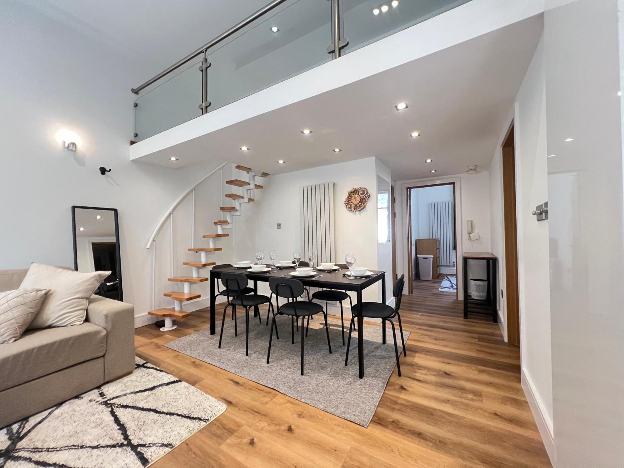 3.5 High Ceilings - Centrally Located London Exterior photo